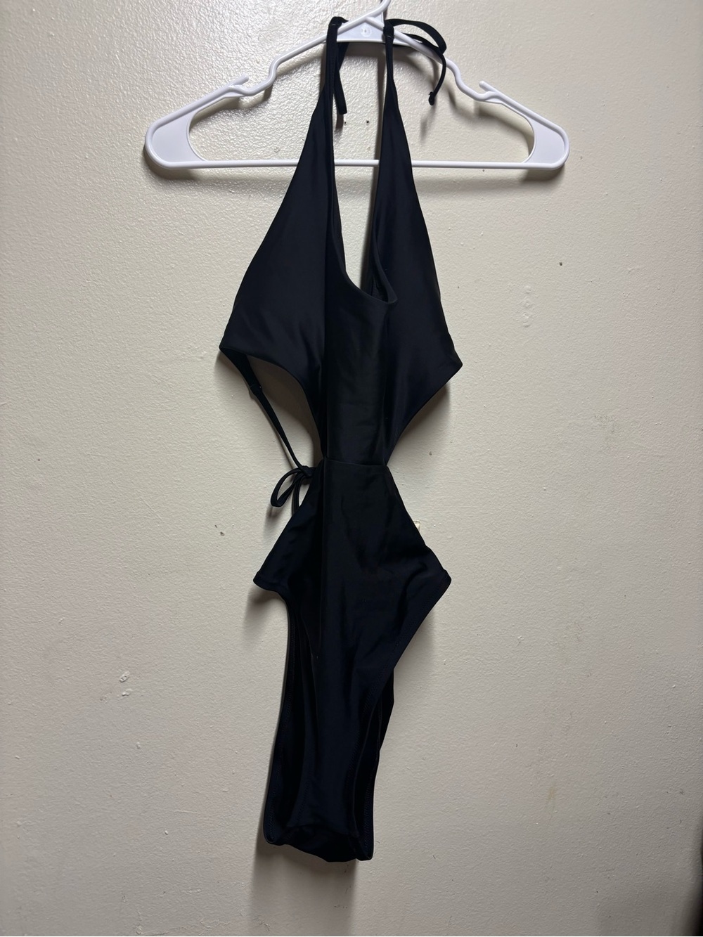 Aerie cut out one piece halter black size medium padded
